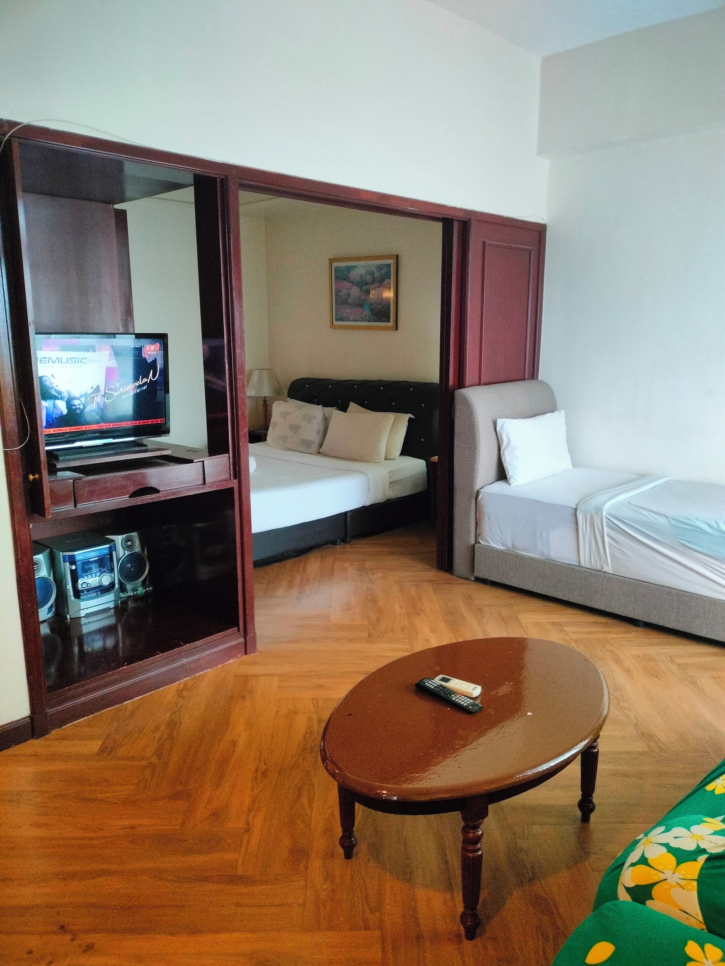 Iron/ironing board, WiFi