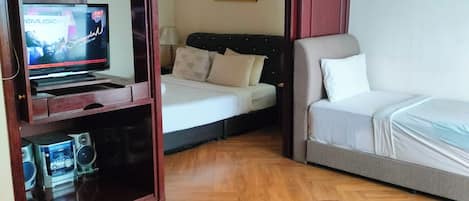 Iron/ironing board, WiFi