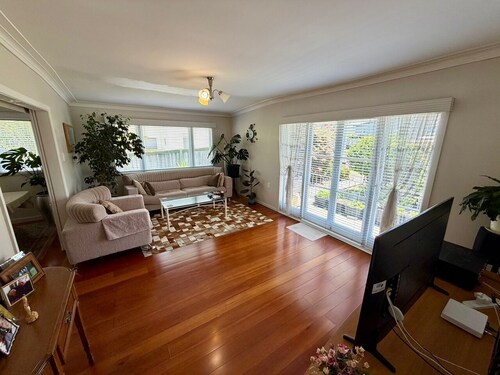 5BR House in New Lynn | Parking for 2 |Close to Transport & Shops