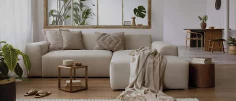 Random Room | Free WiFi