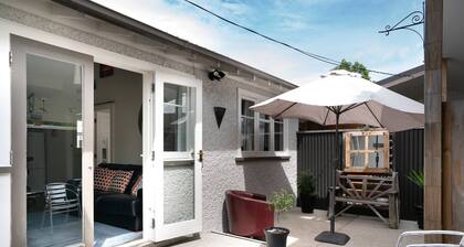 Spacious Bungalow Rental in Palmerston North - Ideal for Groups