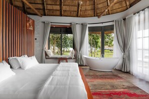 Executive Cottage, 1 King Bed, Lake View - sundiata beach resort (Entebbe)