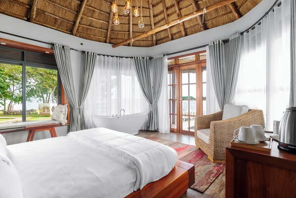 Executive Cottage, 1 King Bed, Lake View