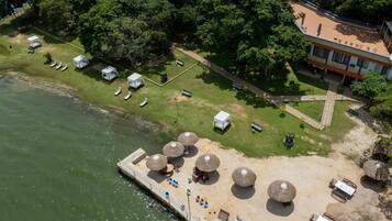 Tempat makan outdoor