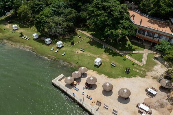 تناول الطعام بالخارج