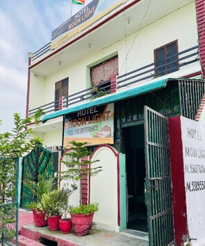 Exterior - Hotel Moonlight meerut (Meerut)