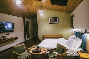 Luxury-Zimmer, Balkon, Bergblick | Kostenloses WLAN