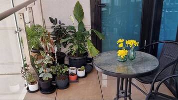 Room, 1 Bedroom, Smoking | Balcony