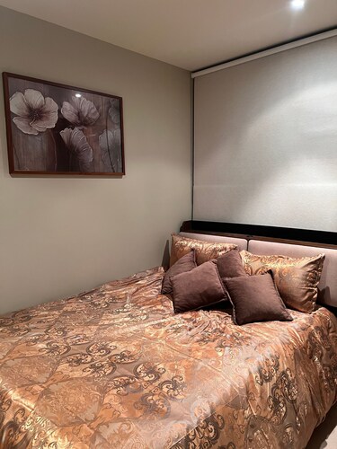 Room-room in Melbourne CBD