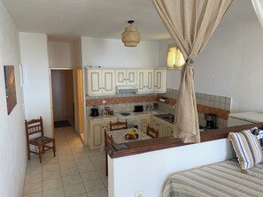 Private kitchen - Front of the sea Apartment in myrties beach (Mirties)