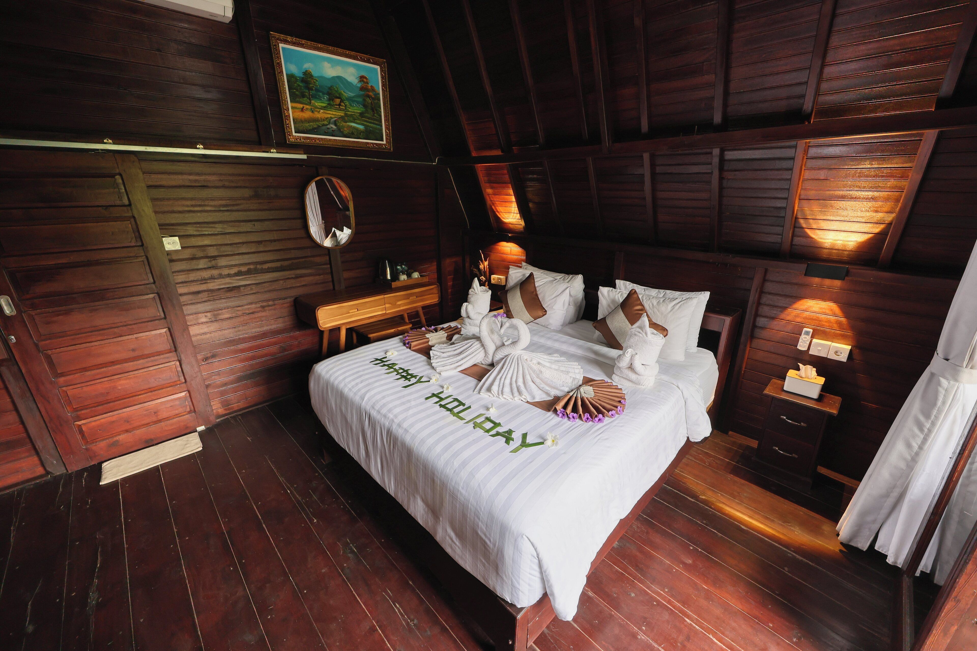 Habitación doble, balcón, vistas al patio | Wifi gratis y ropa de cama