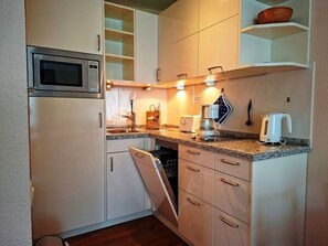 Private kitchen - Vrbo Property (Grömitz)