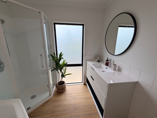 Newly renovated 2 bedroom retreat in walkable area to local winerys