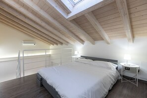 办公桌、笔记本电脑工作区、熨斗/熨衣板、免费 WiFi