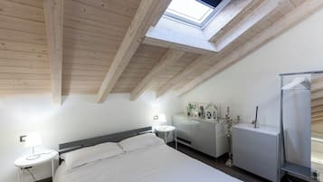 Bàn, khu vực làm việc phù hợp cho laptop, bàn ủi/dụng cụ ủi quần áo