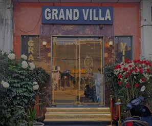 Exterior detail - Hotel Grande Villa Near Delhi Airport (New Delhi)