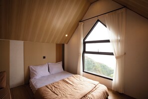 Comfort Cabin, Balcony, Mountain View | Free WiFi, bed sheets