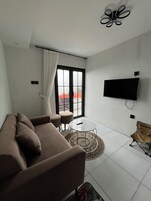 Comfort Villa, Balcony, Mountain View | Living area