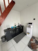 Comfort Villa, Balcony, Mountain View | Private kitchen