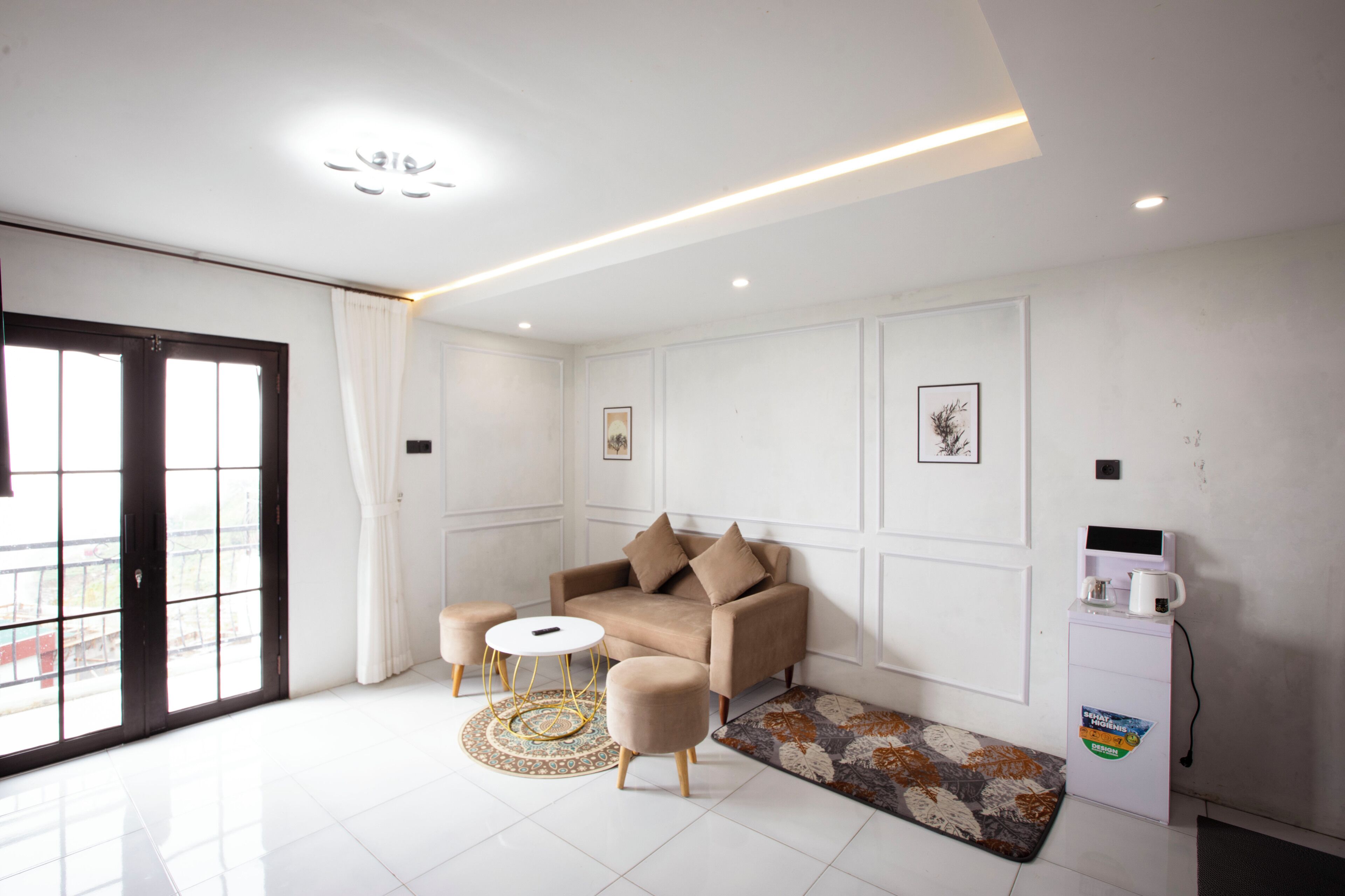 Comfort Cabin, Balcony, Mountain View | Living area