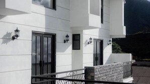 Front of property - Lovia Villa Dieng (Kejajar)
