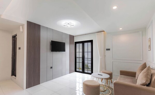 Living area - Lovia Villa Dieng (Kejajar)