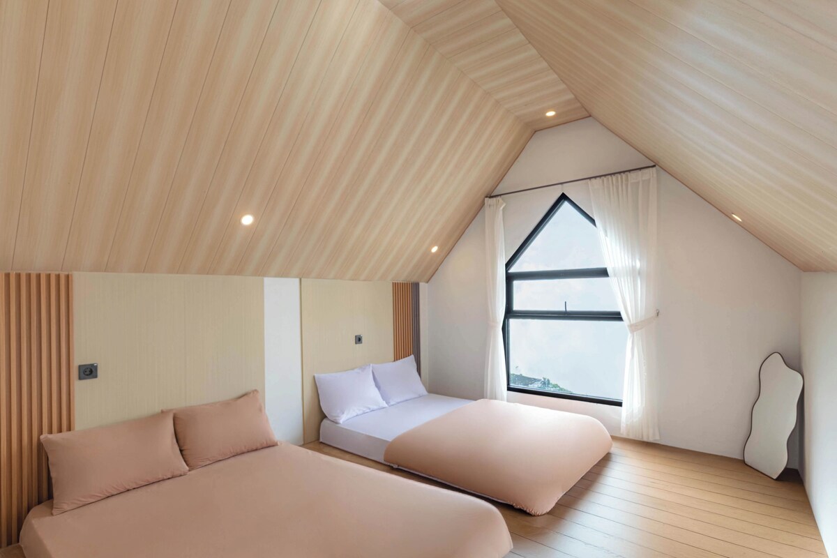 Comfort Cabin, Balcony, Mountain View