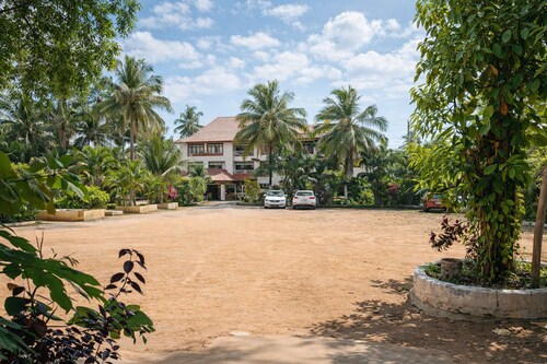 Manan's Beach Resort