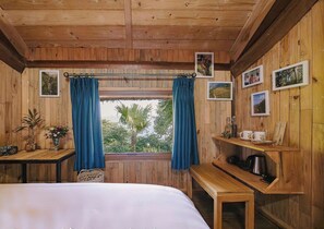 Tweepersoonskamer, uitzicht op bergen | Gratis wifi, beddengoed