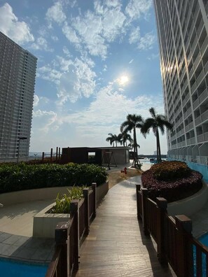 Property grounds - Modern 1BRH Condotel Stunning City View&Sea Views (Pasay City)