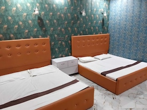 Quadruple Room | Katil lipat simpan/tambahan, Wi-fi percuma, cadar katil 