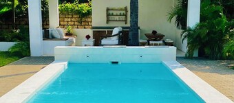 Nyumba Nyekundu- Perfect hideaway, ideal for up to 4 guests in two double rooms.
