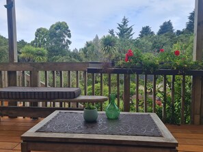 Property grounds - Relax on the deck in Ngunguru. (Ngunguru)