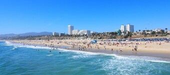 Spacious 3BR & 2BA Apartment 5 Mins to LACMA & Academy Museum of Motion Pictures