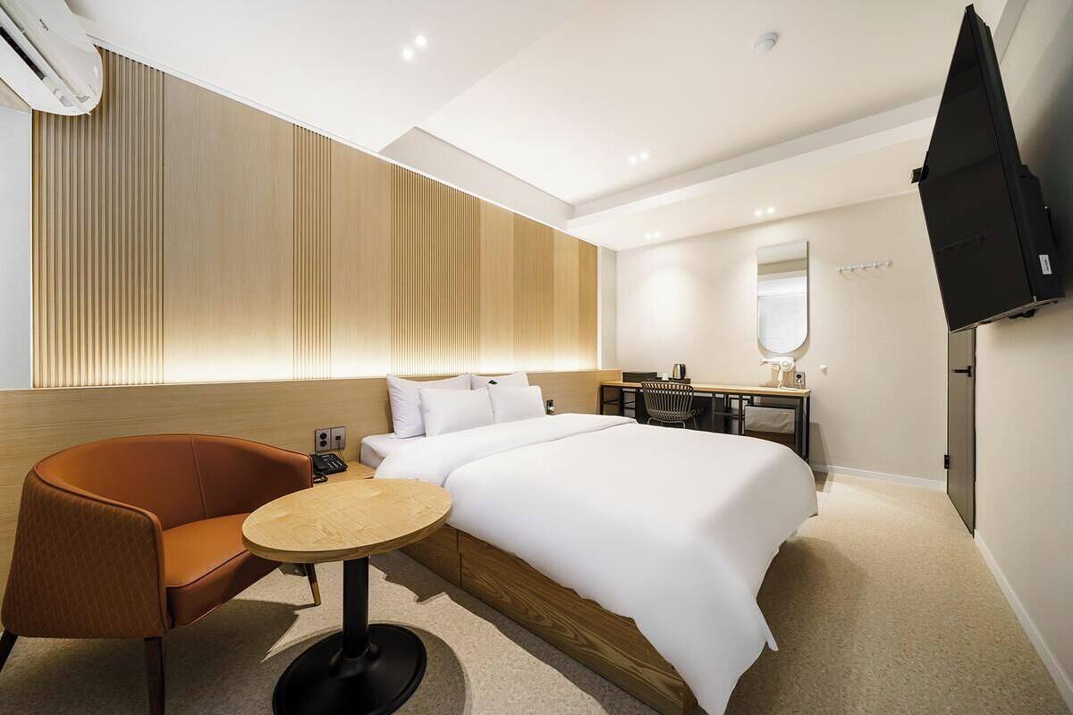 Deluxe Double Room | Free WiFi