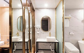 Suite | Bathroom | Hair dryer, towels, soap, shampoo - No.25 Doksan Intersection Branch (SEOUL)