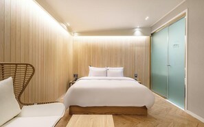 Suite Spa | Una scrivania, postazione laptop, Wi-Fi gratuito, lenzuola