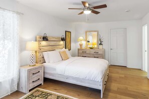 5 habitaciones, tabla de planchar con plancha, wifi y ropa de cama 
