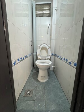 Basic Room, City View | Bathroom | Shower, hair dryer - HC Luxury Apartment 02 (Phuong O Cho Dua)