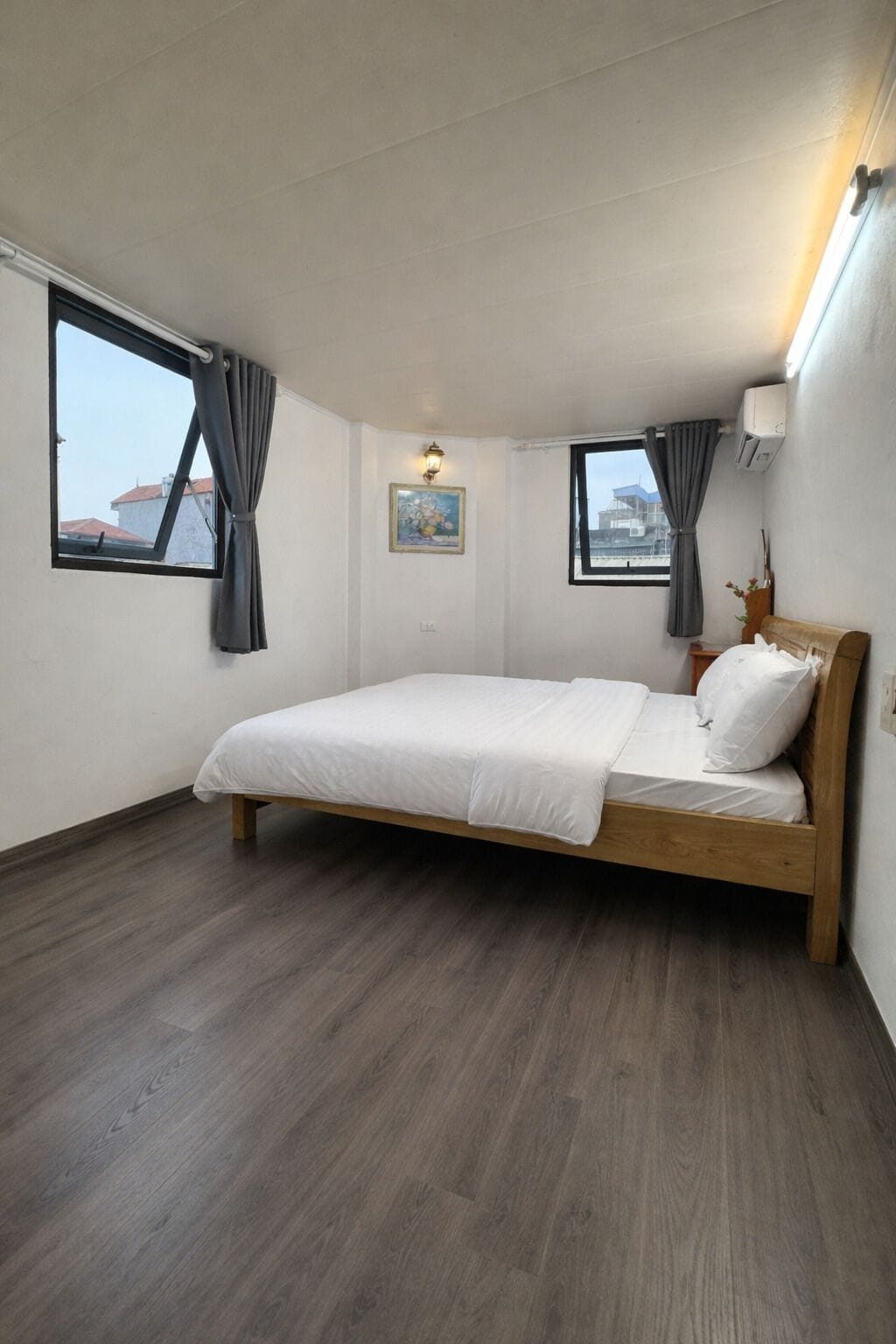 Deluxe-Zimmer, 1 Schlafzimmer, Stadtblick | Schreibtisch, laptopgeeigneter Arbeitsplatz, kostenloses WLAN