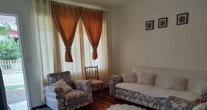 Lar acolhedor! Memória, afeto e abraço. Estilo de casa de vó, lembra a infùncia.