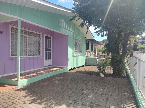 Lar acolhedor! Memória, afeto e abraço. Estilo de casa de vó, lembra a infância.