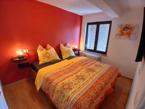 Bügeleisen/Bügelbrett, Reisekinderbett, kostenloses WLAN, Bettwäsche