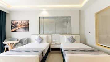 Rom – deluxe, hageutsikt | Safe på rommet og wi-fi (inkludert)