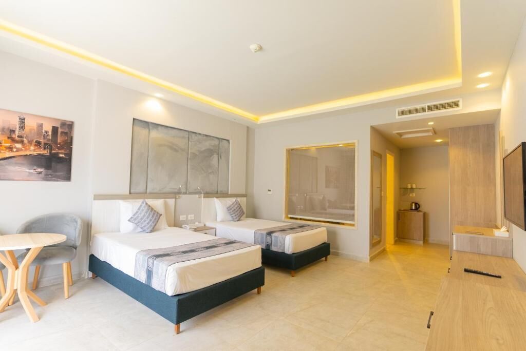 In-room safe, free WiFi