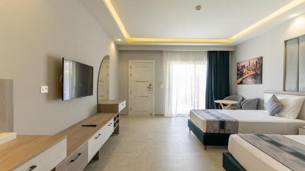 Deluxe Double or Twin Room, Balcony, Garden View | In-room safe, free WiFi