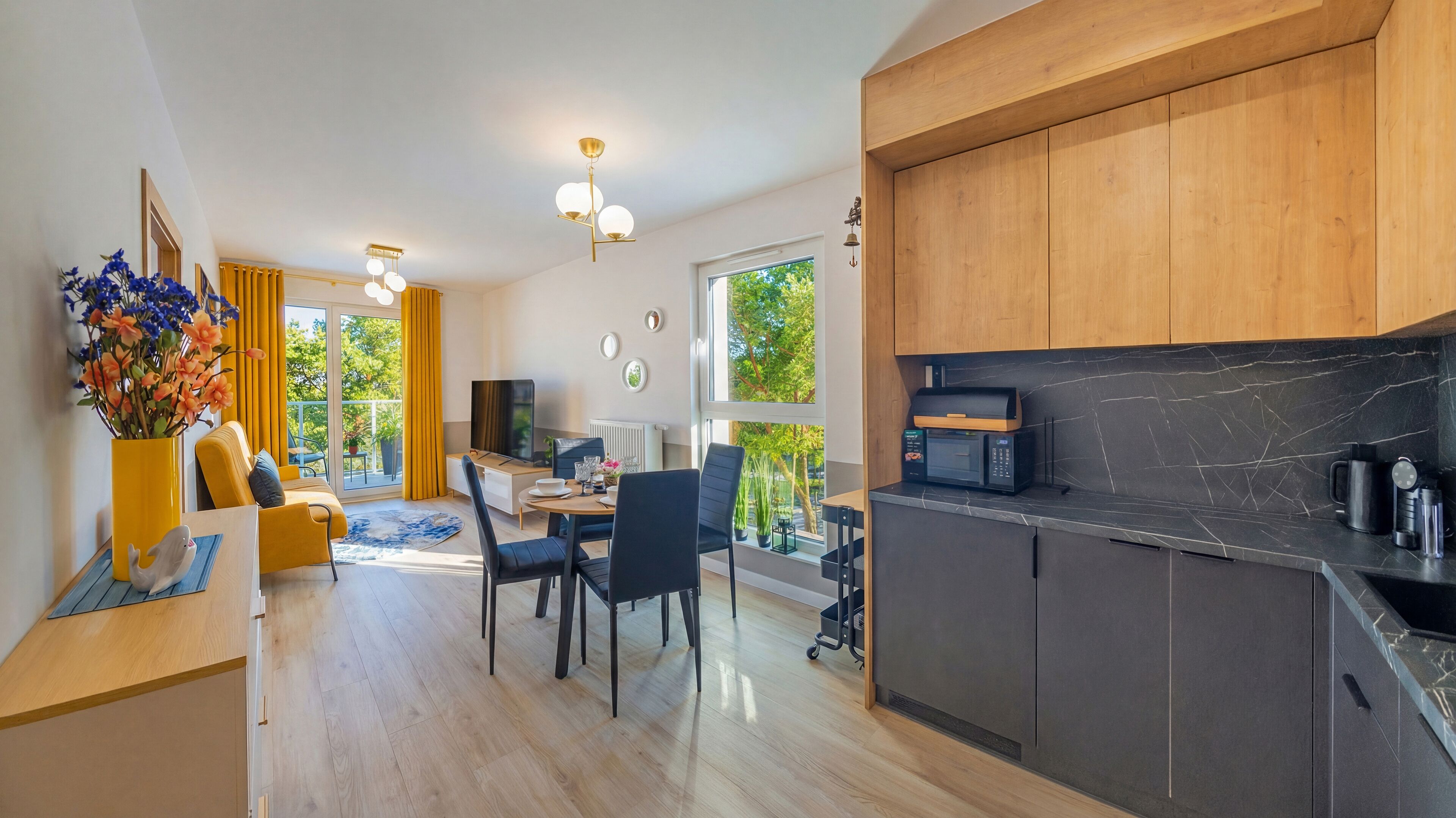 Huoneisto (302) | Yksityinen keittiö | Jääkaappi, liesi, vedenkeitin, keittoastiat/astiat/ruokailuvälineet