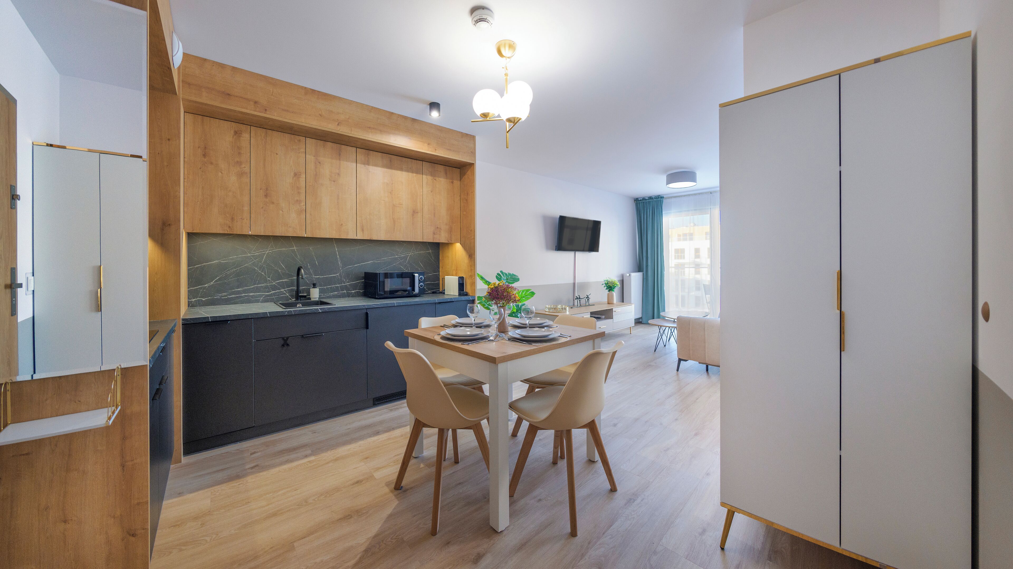 Apartemen (201 C) | Dapur pribadi | Lemari es, kompor, ketel listrik, dan peralatan masak/sendok-piring