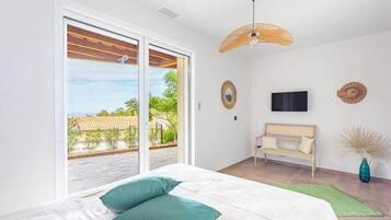 6 slaapkamers, een strijkplank/strijkijzer, wifi, beddengoed