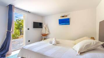 6 habitaciones, tabla de planchar con plancha, wifi y ropa de cama